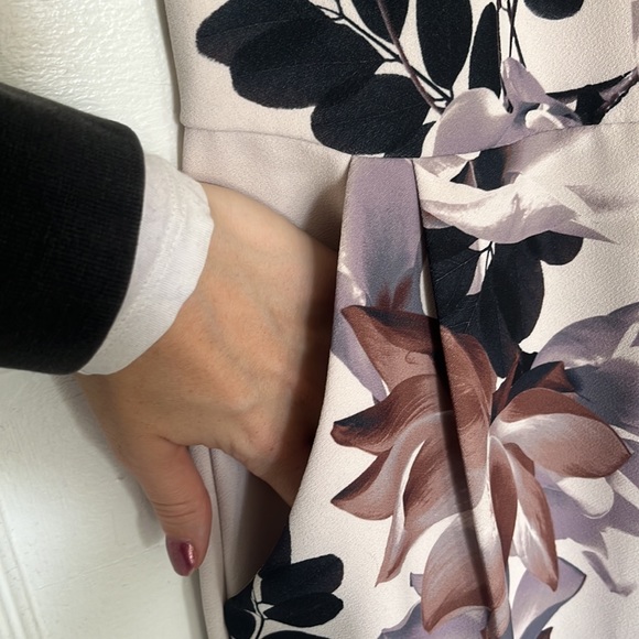Le Château pink/beige/grey formal jumpsuit with floral pattern - Picture 4 of 4